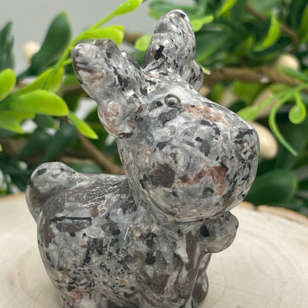 Yooperlite Moose Crystal Carving